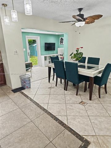301 SW 65th Ave, Pembroke Pines, FL 33023