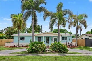 301 SW 65th Ave, Pembroke Pines, FL 33023