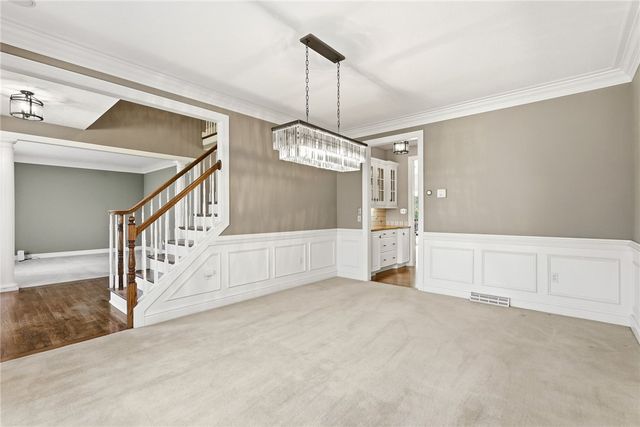 3053 Canterbury Dr, Hampton, PA 15101