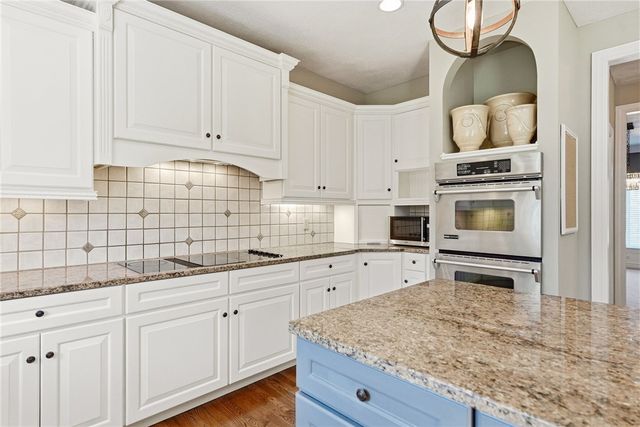 3053 Canterbury Dr, Hampton, PA 15101