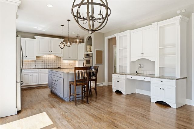 3053 Canterbury Dr, Hampton, PA 15101