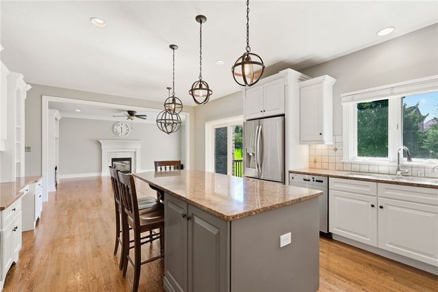 3053 Canterbury Dr, Hampton, PA 15101