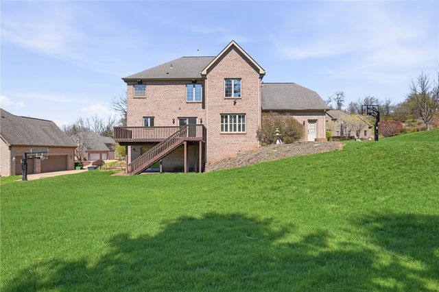 3053 Canterbury Dr, Hampton, PA 15101