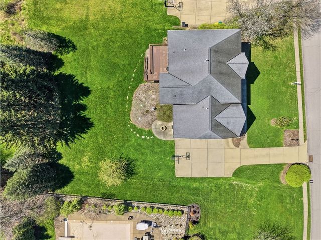 3053 Canterbury Dr, Hampton, PA 15101
