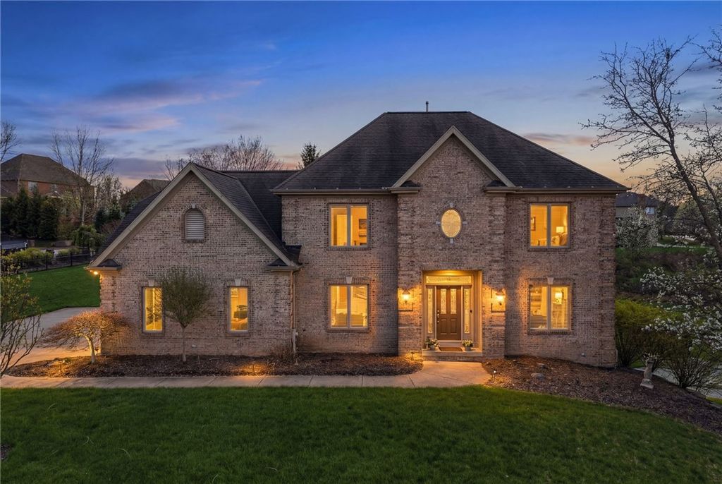 3053 Canterbury Dr, Hampton, PA 15101