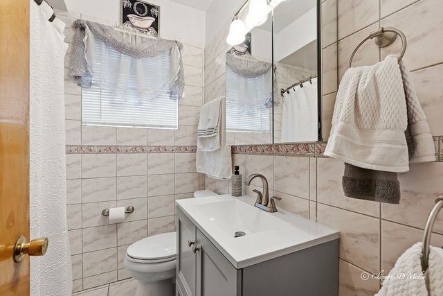 5364 N Latrobe Avenue, Chicago, IL 60630