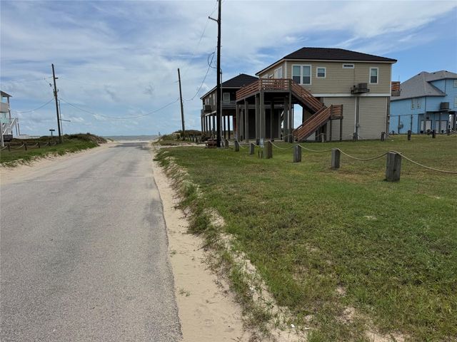 827 O Neil Road, Bolivar Peninsula, TX 77650
