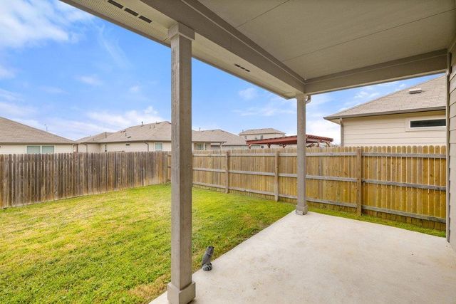 204 Rochester LN, Hutto, TX 78634