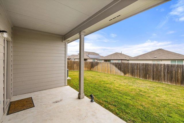 204 Rochester LN, Hutto, TX 78634