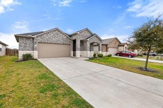204 Rochester LN, Hutto, TX 78634