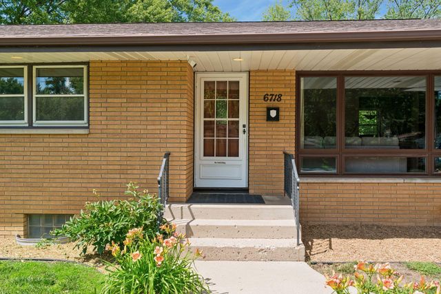 6718 36th Avenue N, Crystal, MN 55427
