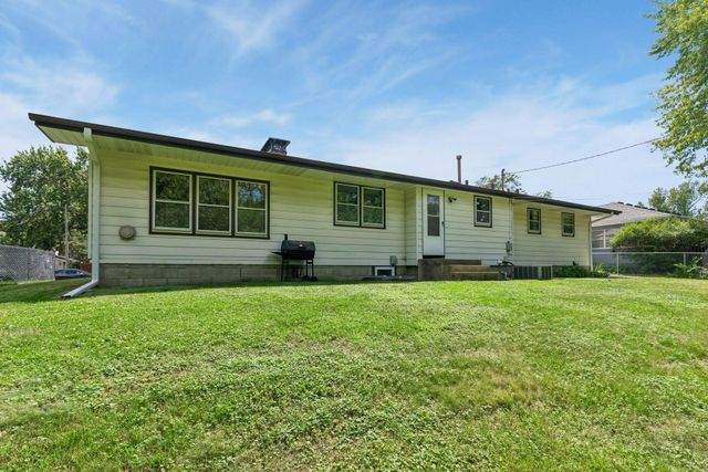 6718 36th Avenue N, Crystal, MN 55427