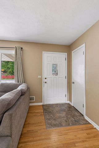 6718 36th Avenue N, Crystal, MN 55427