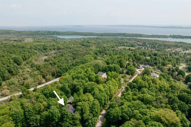 9639 E Walkabout Lane, Elmwood Twp, MI 49684