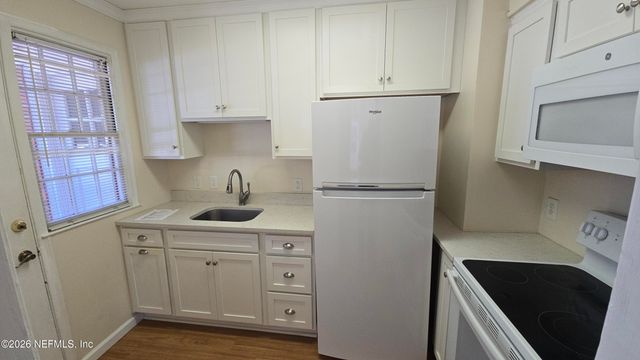 3665 ST JOHNS Avenue, Jacksonville, FL 32205