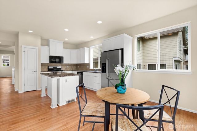 20914 13th Place W, Lynnwood, WA 98036