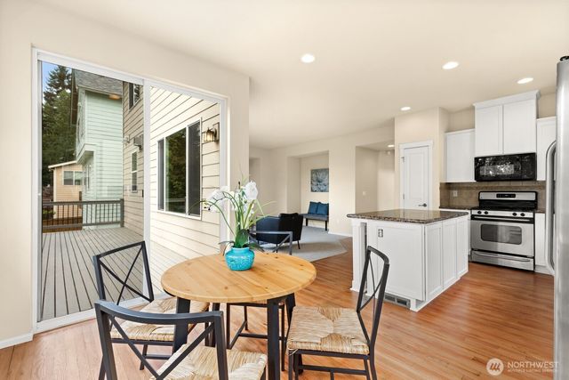20914 13th Place W, Lynnwood, WA 98036