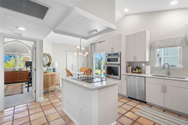 121 TIDY ISLAND BOULEVARD, Bradenton, FL 34210