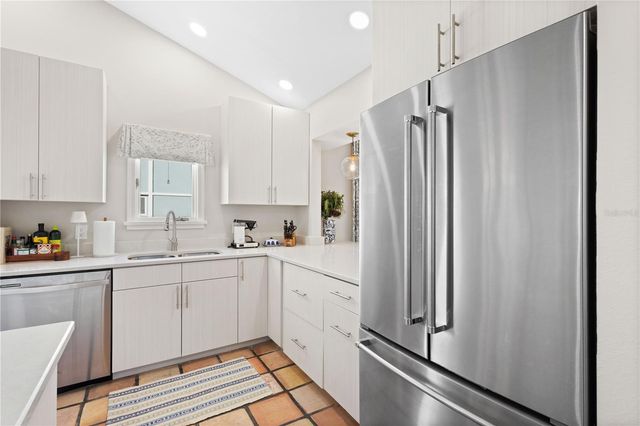 121 TIDY ISLAND BOULEVARD, Bradenton, FL 34210