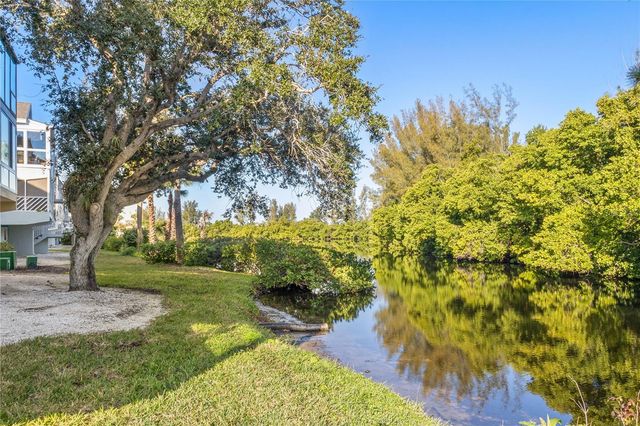 121 TIDY ISLAND BOULEVARD, Bradenton, FL 34210