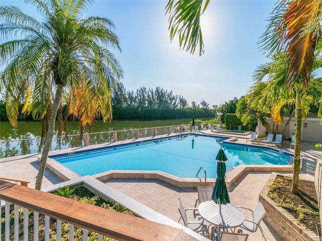 121 TIDY ISLAND BOULEVARD, Bradenton, FL 34210