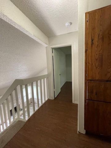 8808 Mountain Ridge DR B, Austin, TX 78759