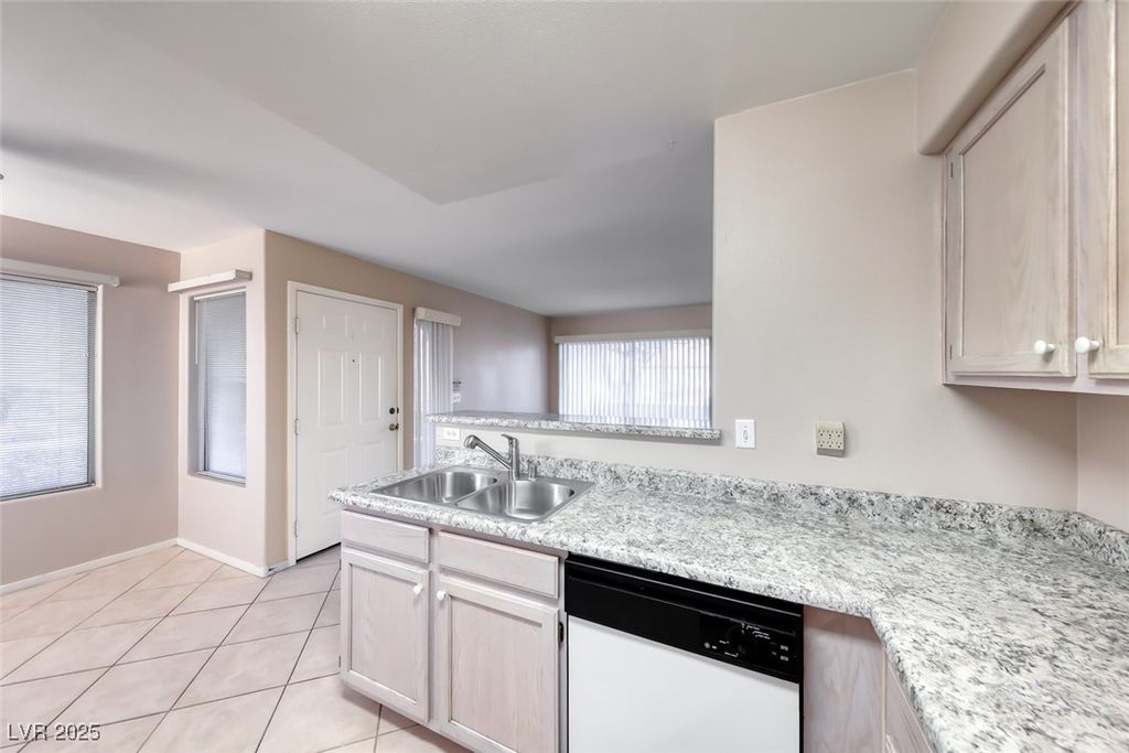 Image 15 of property listing at 3425 East Russell Road 147, Las Vegas, NV 89120