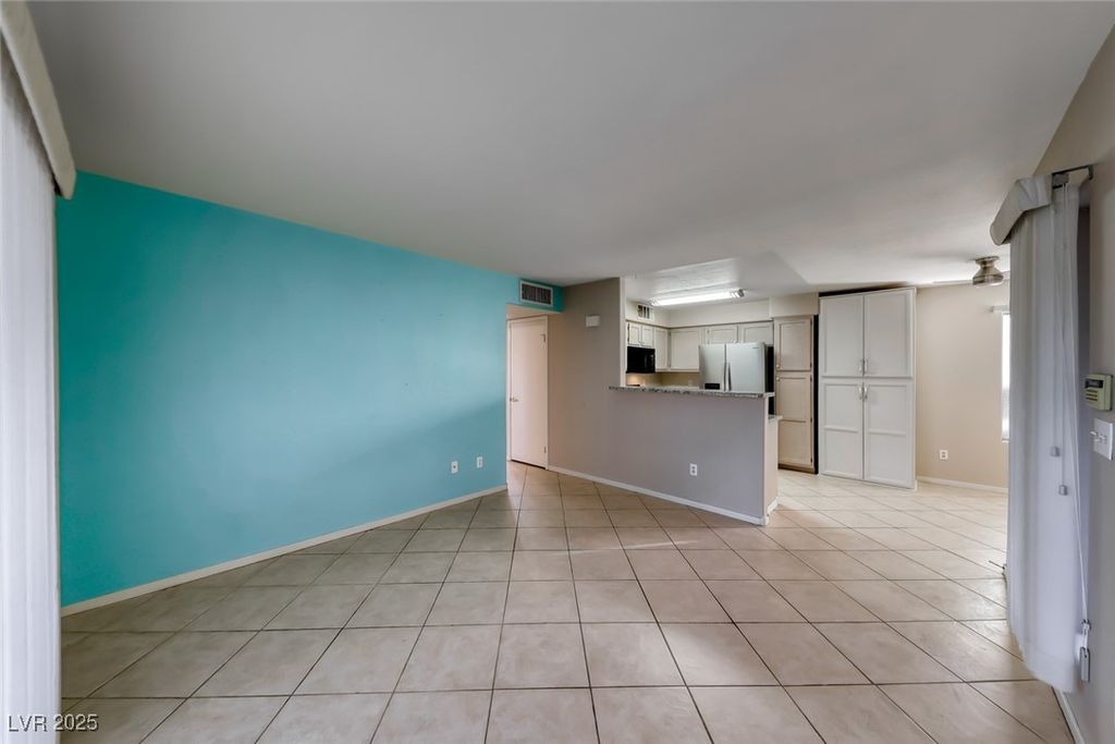 Image 7 of property listing at 3425 East Russell Road 147, Las Vegas, NV 89120