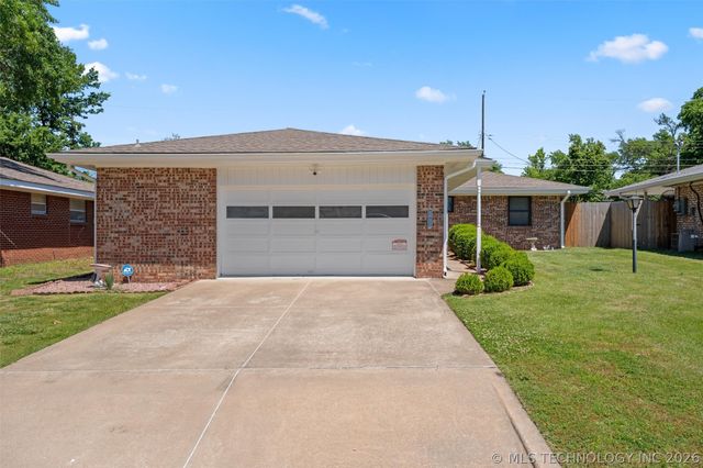 4932 Amherst Drive, Bartlesville, OK 74006