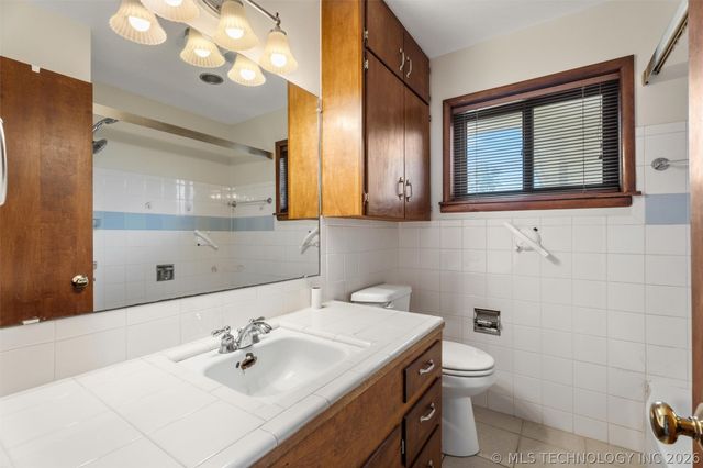 4932 Amherst Drive, Bartlesville, OK 74006