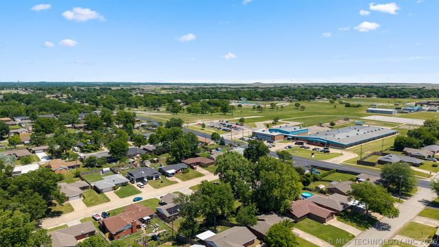 4932 Amherst Drive, Bartlesville, OK 74006