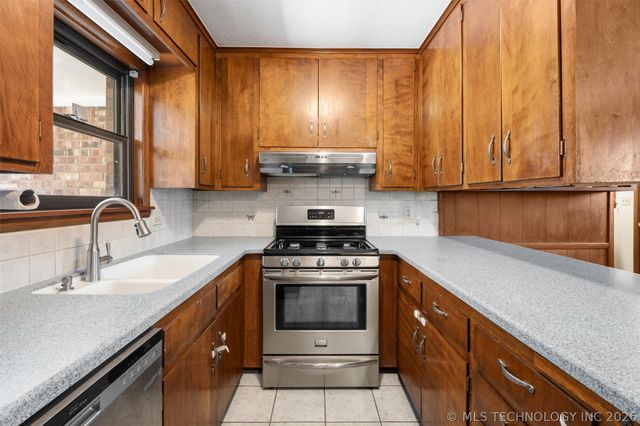 4932 Amherst Drive, Bartlesville, OK 74006