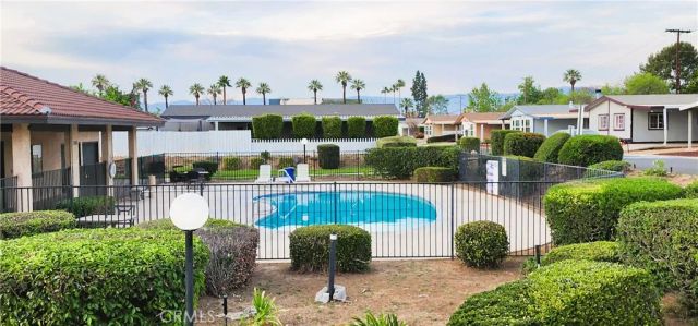 2595 Atlanta 19, Riverside, CA 92507