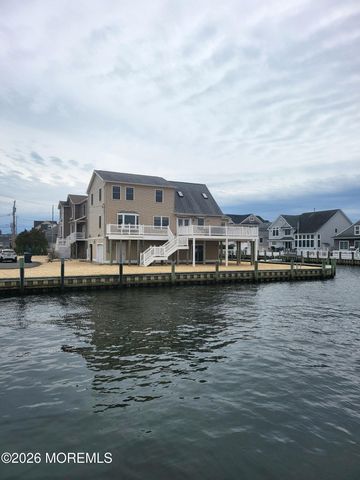 225 Norman Court, Normandy Beach, NJ 08739