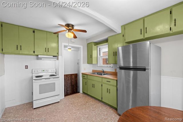 1611 Ethel Avenue, Lincoln Park, MI 48146