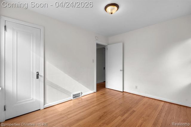 1611 Ethel Avenue, Lincoln Park, MI 48146