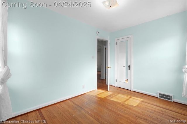 1611 Ethel Avenue, Lincoln Park, MI 48146