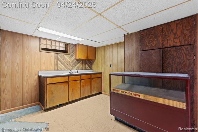 1611 Ethel Avenue, Lincoln Park, MI 48146