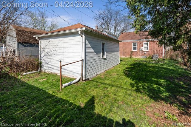 1611 Ethel Avenue, Lincoln Park, MI 48146