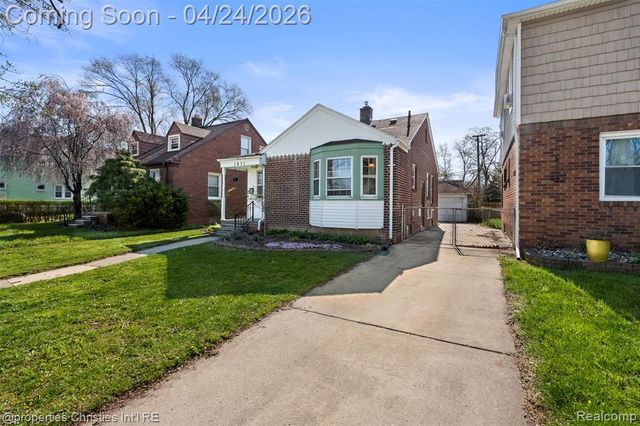 1611 Ethel Avenue, Lincoln Park, MI 48146