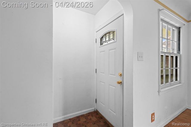 1611 Ethel Avenue, Lincoln Park, MI 48146