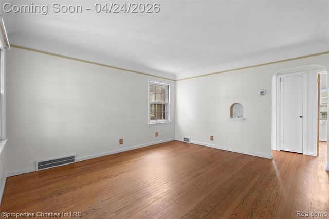 1611 Ethel Avenue, Lincoln Park, MI 48146