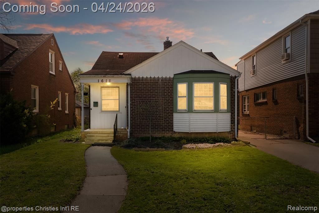 1611 Ethel Avenue, Lincoln Park, MI 48146