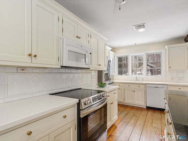 3 Deerfield Road, Wilton, CT 06897