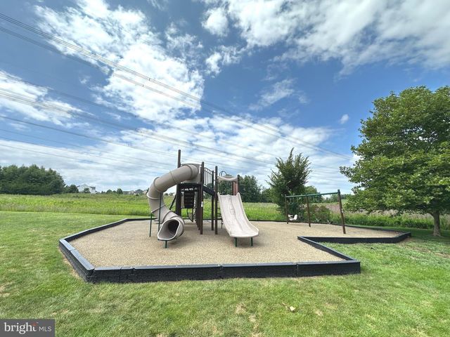 41719 CYNTHIA TER, Aldie, VA 20105