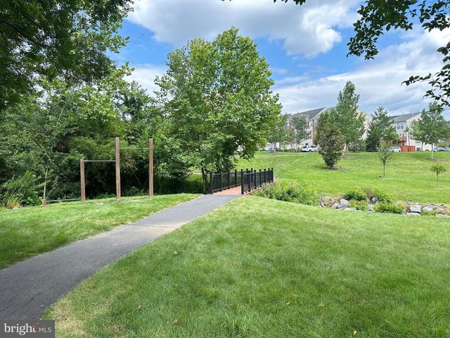 41719 CYNTHIA TER, Aldie, VA 20105