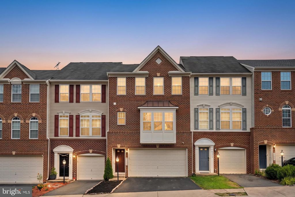 41719 CYNTHIA TER, Aldie, VA 20105