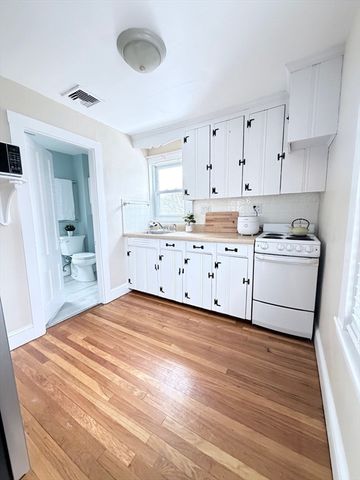 94 Bolivar St 2, Canton, MA 02021