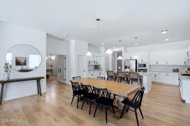 10019 E Hillside Drive E, Scottsdale, AZ 85255