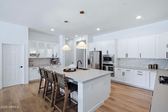 10019 E Hillside Drive E, Scottsdale, AZ 85255